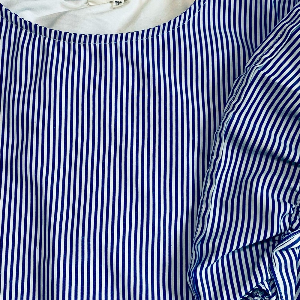 EUC blue & white striped Nordstrom Pleione Top, size Medium
